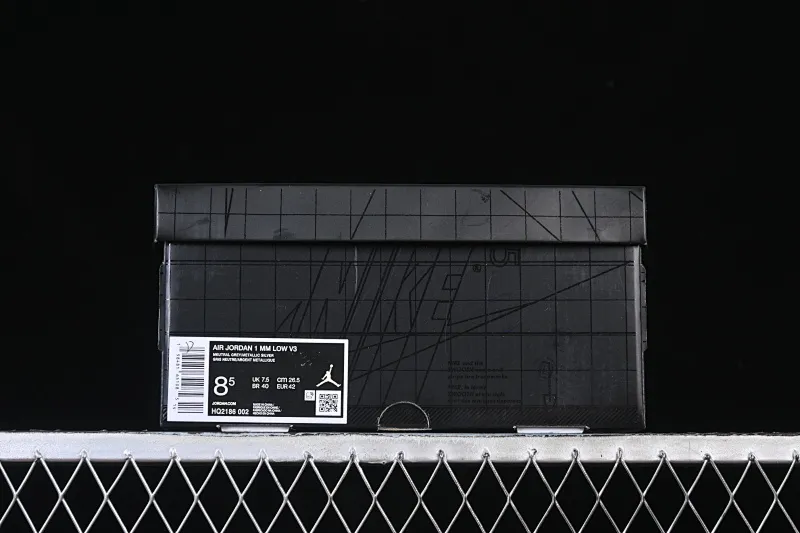 All categories Air Jordan Jordan series basketball shoes Air Jordan 1 Low Air Jordan 1 Low "MM V3" AJ1 Joe 1 liquid silver low-top cultural and casual sneakers HQ2186-002